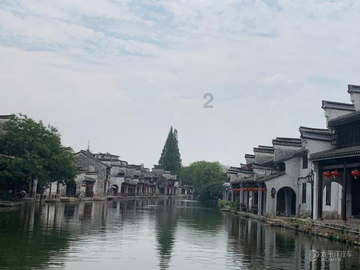 如果给你一次回到小时候的机会，你会怎么和小时候的你说？游戏画面